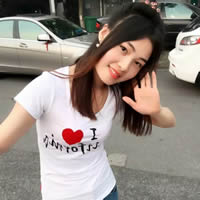 克拉玛依伴游小妮子爱吃鱼
